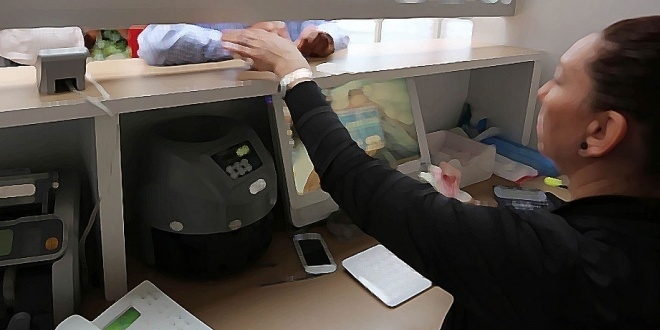 Havale ile borç verdi, başına gelmedik kalmadı