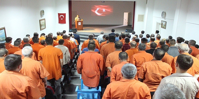 Tek seferde 76 tutuklu ve hükümlüye kalfalık belgesi veren ilk cezaevi