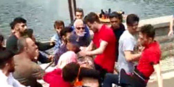 'Kürdistan' yazılı atkı takan 9 Iraklı sınır dışı edildi