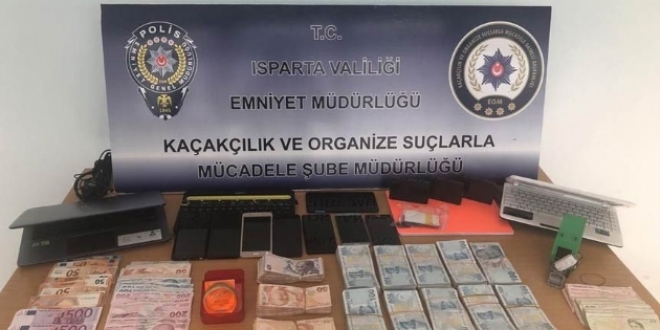 FETÖ'cülerin paraları tavan arasından ve dolaptan çıktı