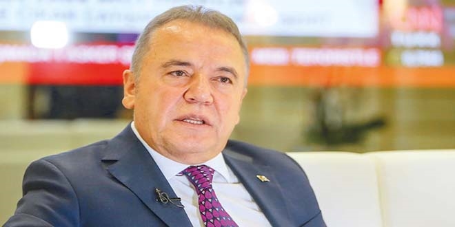 Antalya BB'de 4 bin 589 kişi sendikadan istifa ettirildi