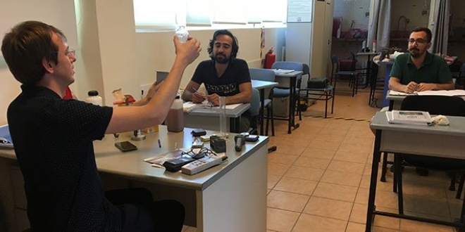 21 gün eğitim alıp, 3 bin 500 lira maaşla işe başlıyorlar