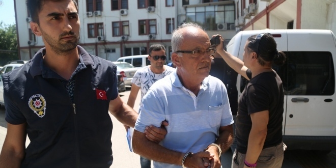 İş makinesi satma bahanesiyle 50 bin lira dolandırdılar