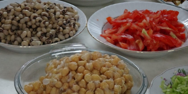 Dr. Ümit Aktaş: 5 kg salçanın fiyatı 16-17 TL olamaz