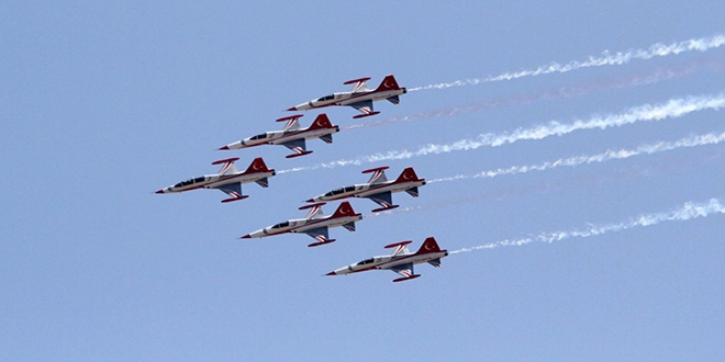 Türk Yıldızları'nın ve Solo Türk'ün prova uçuşları nefes kesti