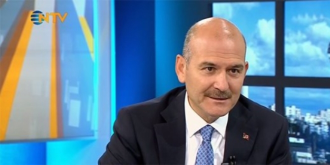 Soylu: Kayıtsız Suriyelileri sınır dışı etmiyoruz, kamplara alıyoruz