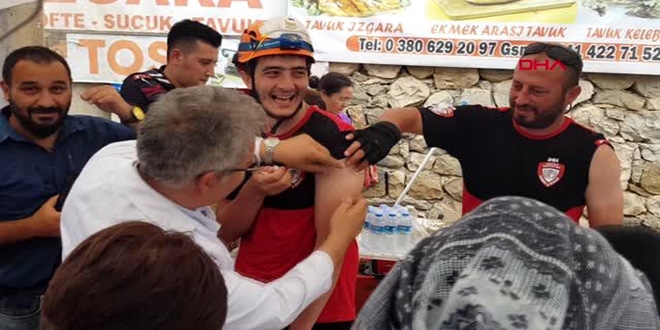 Düzce'de afet bölgesinde görev yapanlara aşı yapıldı