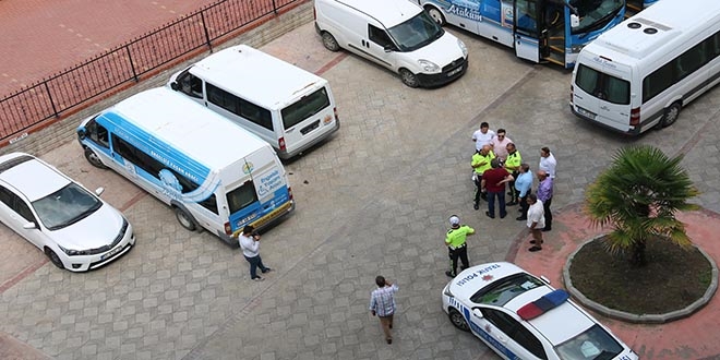 Belediyeye haciz... Araçlar polis nezaretinde götürüldü