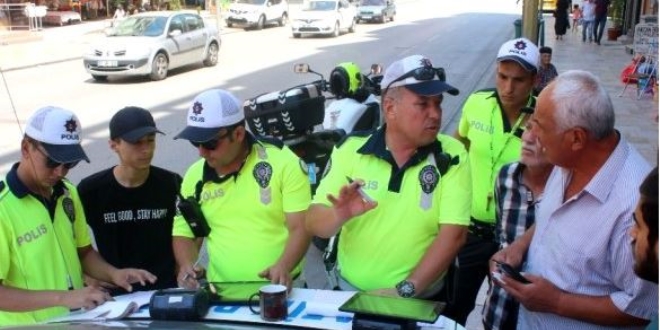 Polise tuhaf tepki: Bayram harçlığı mı çıkarıyorsunuz?