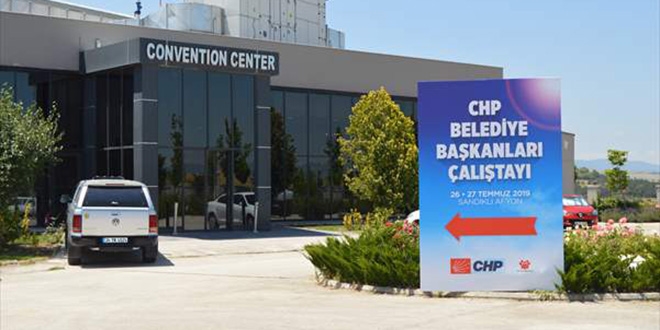 CHP, belediye başkanlarını Afyonkarahisar'da kampa aldı
