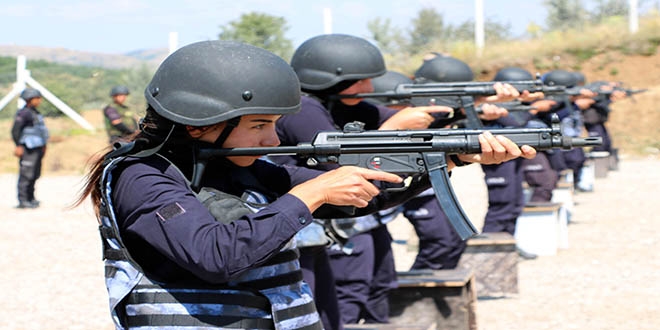 Polis adaylar� zorlu e�itim s�recinden ge�iyor