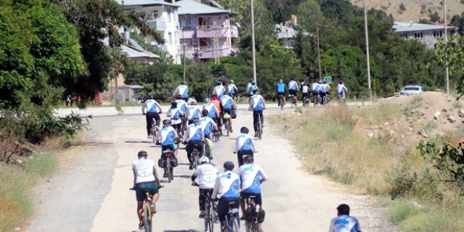 Van Gölü İçin 300 Kilometre Pedal Çevirdiler