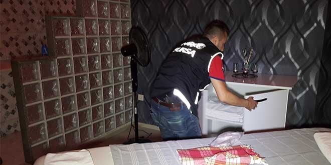 Ahlak polisinden masaj salonlar�na bask�n