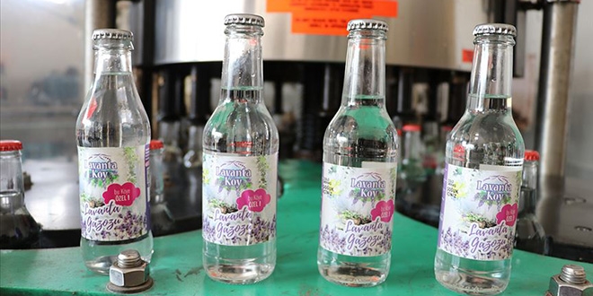 M��terilerini lavantal� gazozla serinletecek