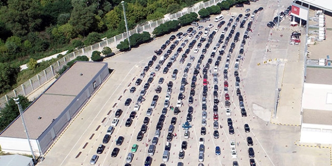 Kapıkule'den 560 bin gurbetçi giriş yaptı