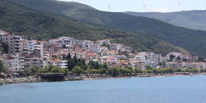 Yaz mevsiminde nfusunun 25 katna hizmet ediyor