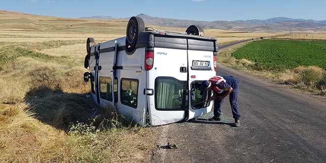 Erzincan'da dn yolunda kaza: 12 yaral