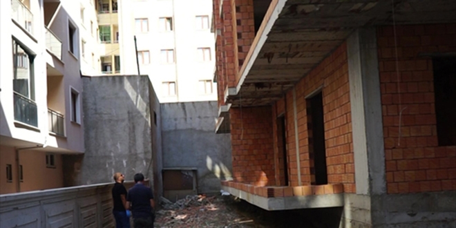 �� ba�vurusu i�in gitti�i in�aattan d��erek �ld�