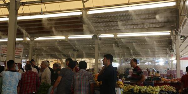 Semt pazarnda su pskrtmeli serinlik