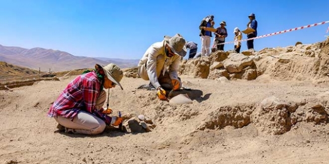 Van'da Urartu aristokratlarnn mezarl bulundu
