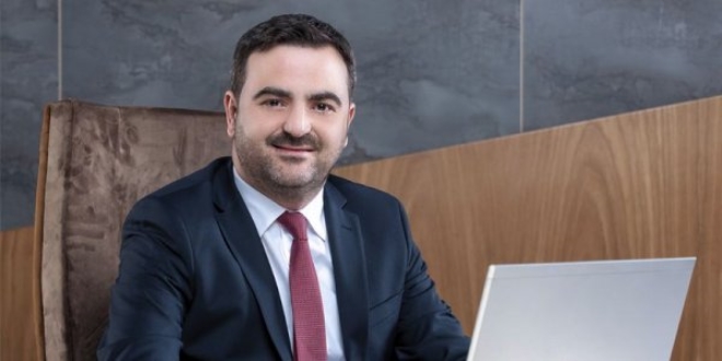 Bir belediye başkanı daha çift maaş için kendisini atadı