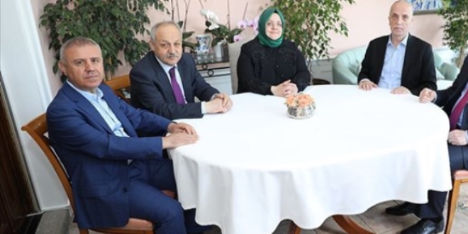 Bakan Zehra Selçuk'tan toplu iş sözleşmesi açıklaması