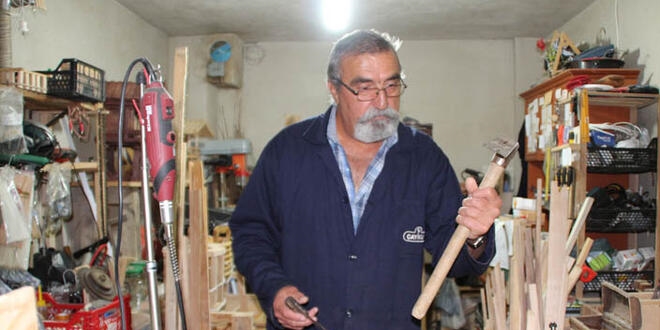 12 ylda bilmedii iin ustas oldu, kendi iine balad