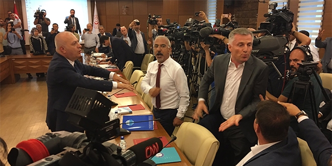 Toplu sözleşmede, KESK'in açıklama yapması, olay çıkardı