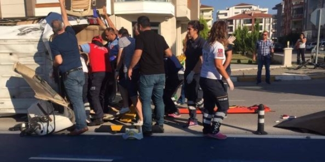 Okul m�d�r yard�mc�s� trafik kazas�nda yaraland�