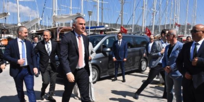 Turizm Bakanı Ersoy'dan bayram tatili açıklaması