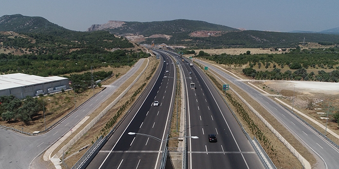 İzmirli sürücüler otoyoldan memnun