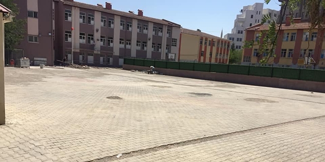 Öğretmen istedi Belediye Başkanı yerine getirdi