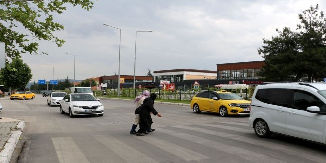 Yayalara yol vermeyen sürücülere ceza yağdı