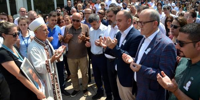 Aygül hemşire 3 hastaya can, 2 hastaya ışık oldu