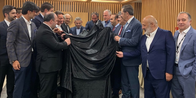 Türkiye'nin Otomobili bu örtünün altında