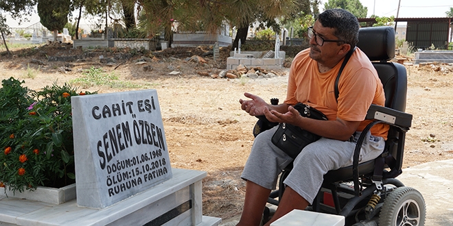 Mezarlıkta açılan özel yol, engelli oğlu anneye kavuşturdu