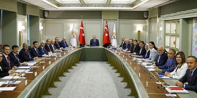 AK Parti MYK topland�