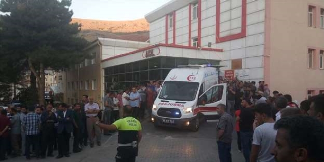 Kayseri'de minibüs ile kamyonet çarpıştı: 18 yaralı