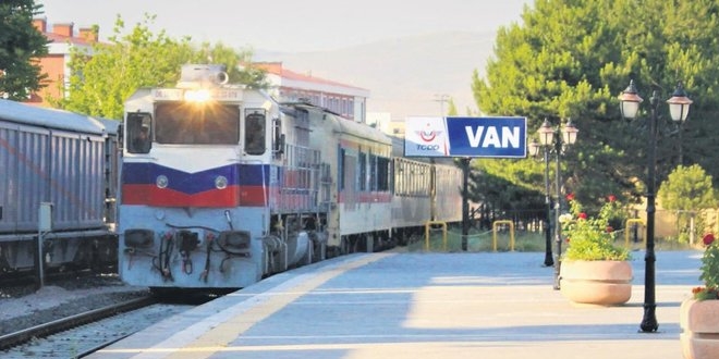 Tahran-Ankara tren seferleri başladı