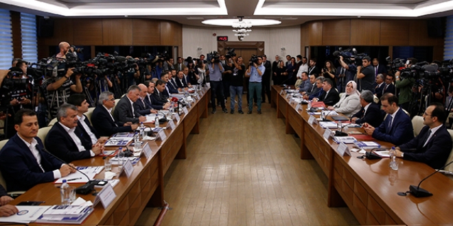 Memur Sen, 'dayanışma aidatı'nda ısrarcı