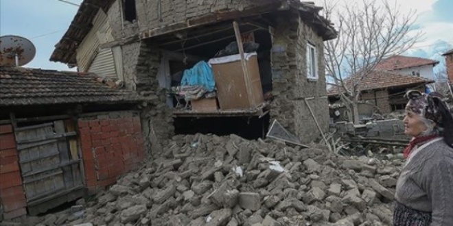 Denizli depreminde itfaiye erini şoke eden ihbar