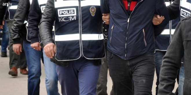 Balıkesir'de FETÖ/PDY operasyonları: 2 tutuklama
