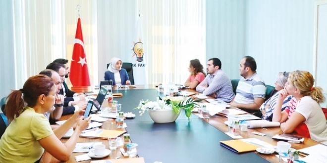 AK Parti'den teşkilatlara temas görevi: Suriyelilerle daha çok iletişim
