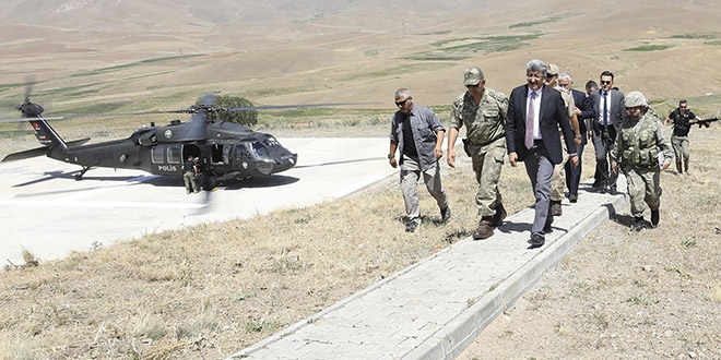 Vali Bilmez'den hudut kartallarına bayram morali