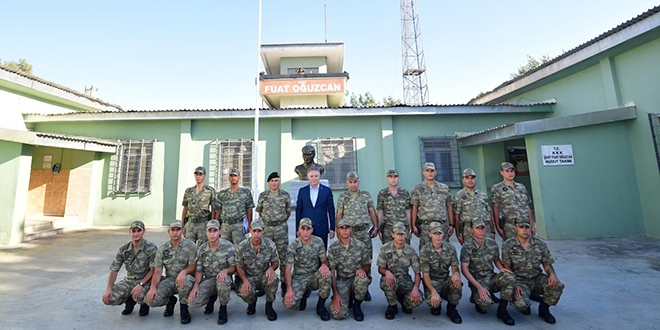 Vali Gül, sınır birliklerindeki Mehmetçikle bayramlaştı