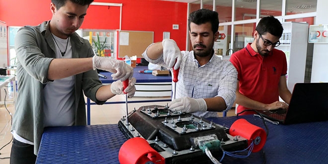 Genç mühendisler insansız sualtı aracı geliştirdi