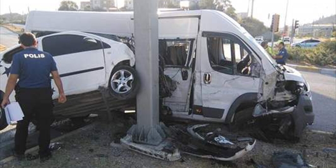 Aydn'da trafik kazas: 1'i ar 15 yaral