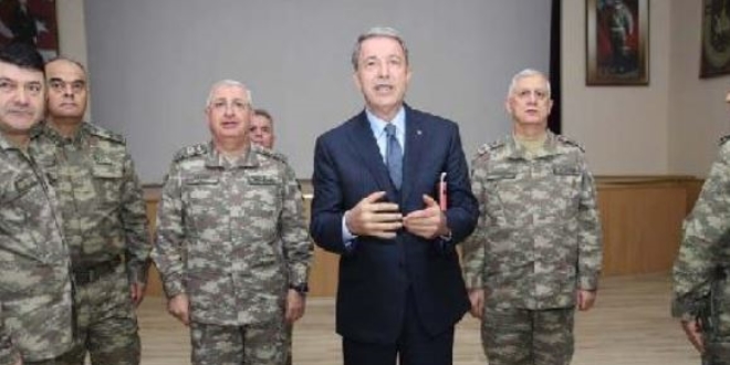 Bakan Akar ve komutanlar Şanlıurfa'da