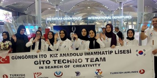 Kz HL rencileri Robotik Yarmas'nda Trkiye'ye ilk dl getirdi