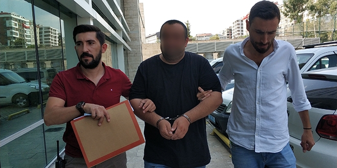 Babas�na b��ak dayay�p 300 liras�n� gasp etti